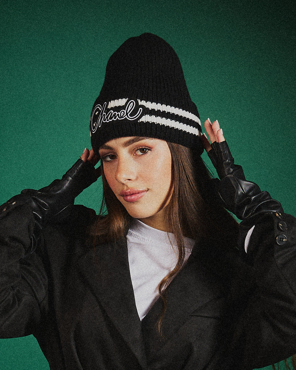 Cappello chanel scritta stilizzata