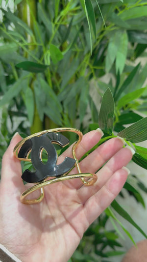 Bracciale smaltato con logo